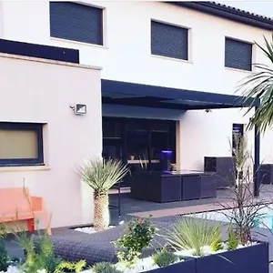 Villa Maison De Vacances Contemporaine Avec Piscine, Vedène