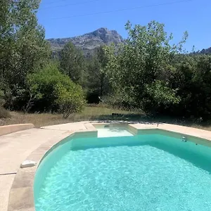 Villa Maison A Aix En Provence Au Pied De La Sainte Victoire, Beaurecueil